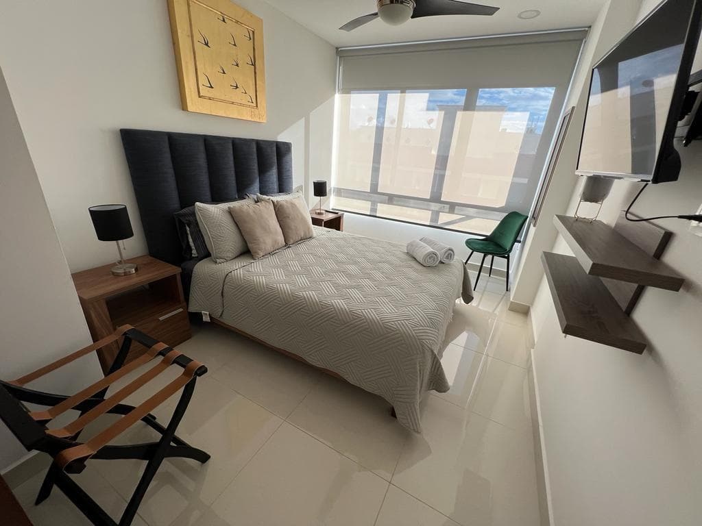 APARTMENT FOR SALE: 3 BEDROOMS, OCEANFRONT, HOTEL DISTRICT, CANCUN