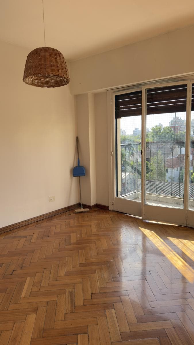FOR SALE: 3-ROOM APARTMENT WITH BALCONY ON BELGRANO R