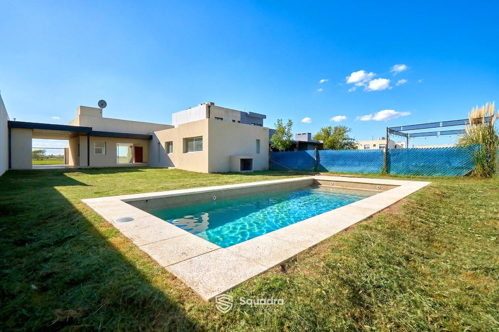 FOR SALE | TRADE - 3-bedroom house with a park and pool - Don Mateo neighborhood, Funes - QUALIFIES FOR A MORTGAGE.
