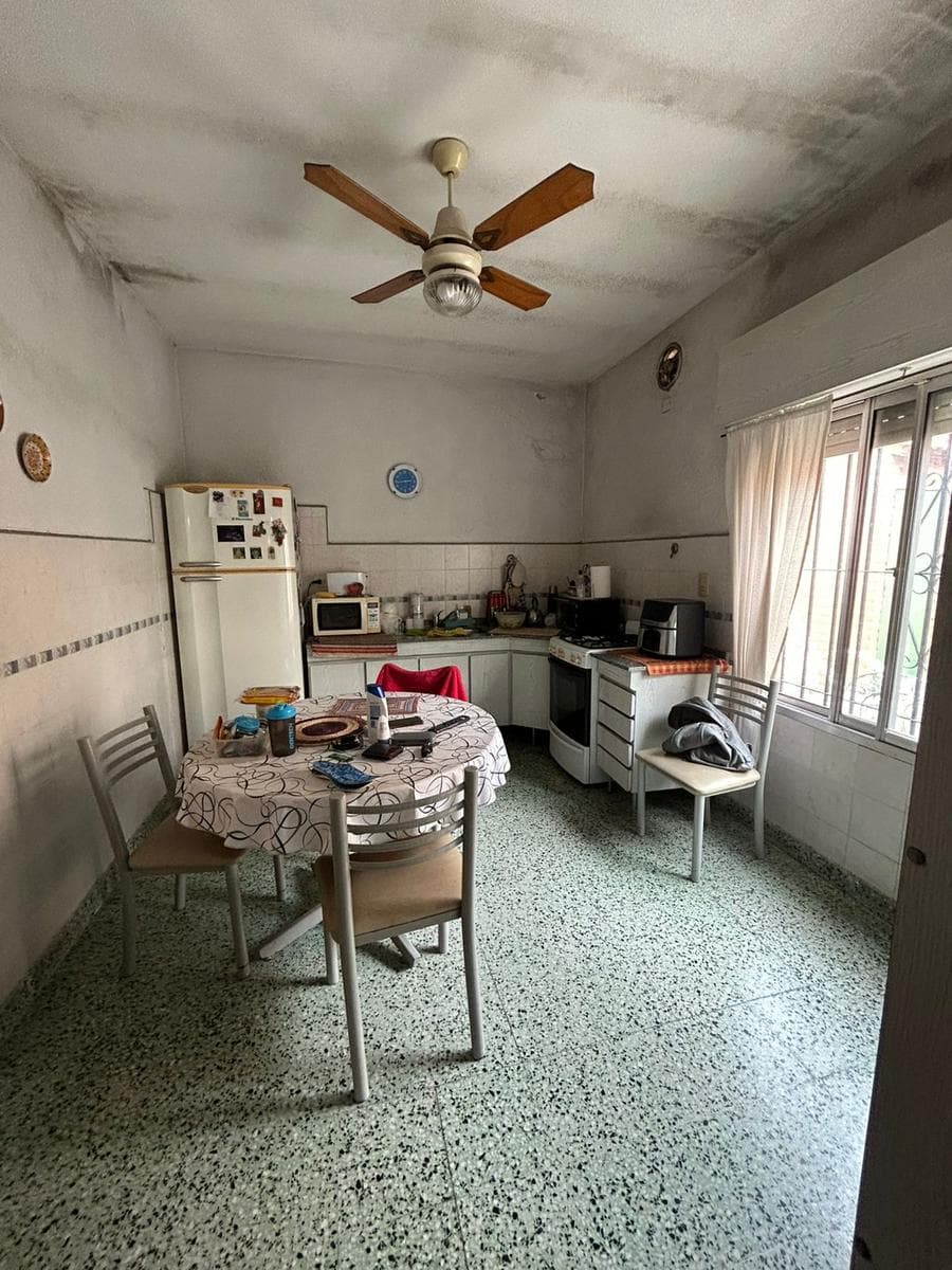 3-Bedroom House with Garage, Patio, and Barbecue Area - Sarandi