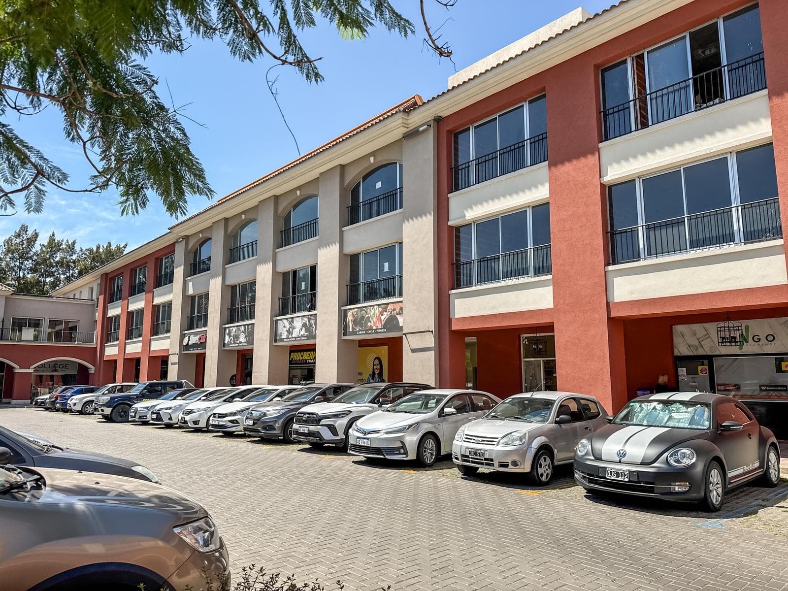 Departamento de 2 ambientes amplios en PUEBLO CAAMAÑO venta