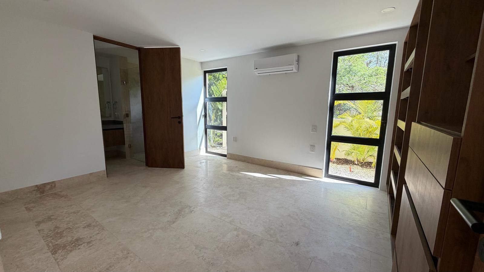 House for Sale in Mérida with a Lake View at Yucatán Country Club | Casa Acqua |