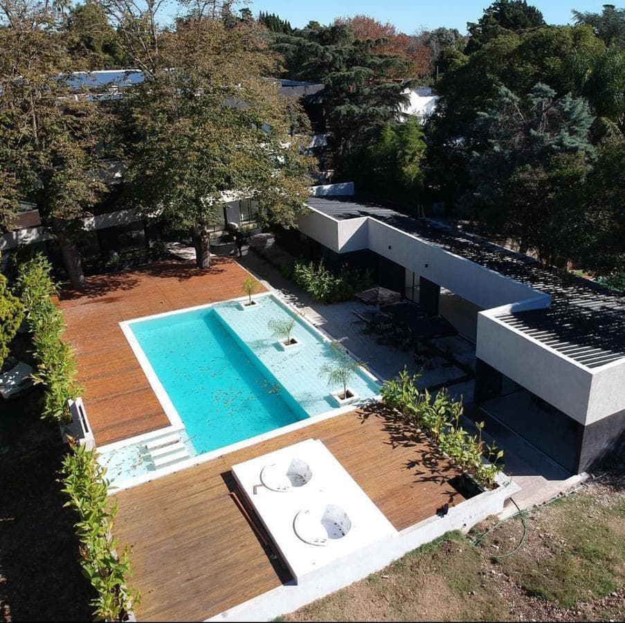 Apartment for rent at Belgrano and 462. This modern complex offers amenities.