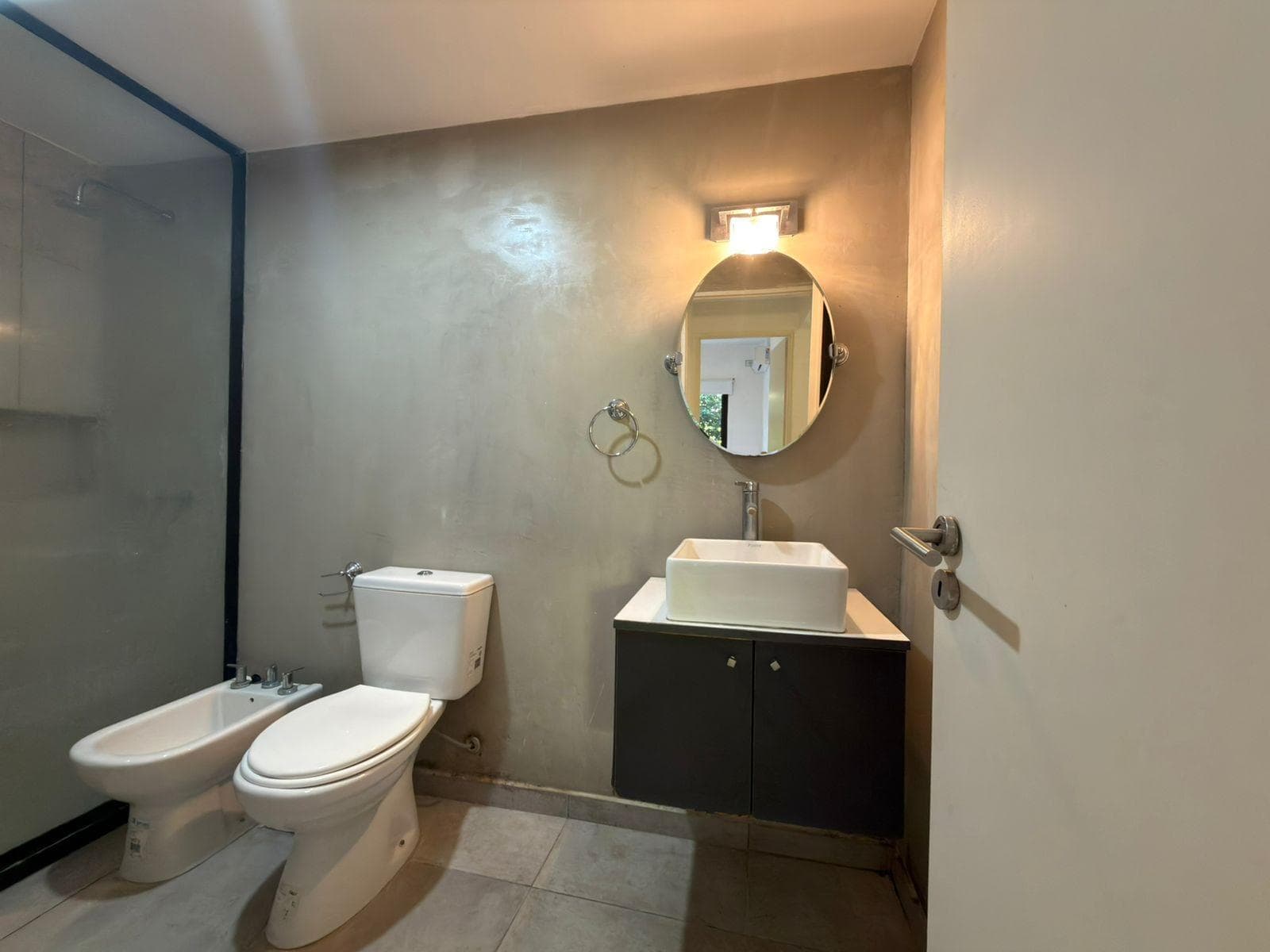 Apartment for rent at Belgrano and 462. This modern complex offers amenities.