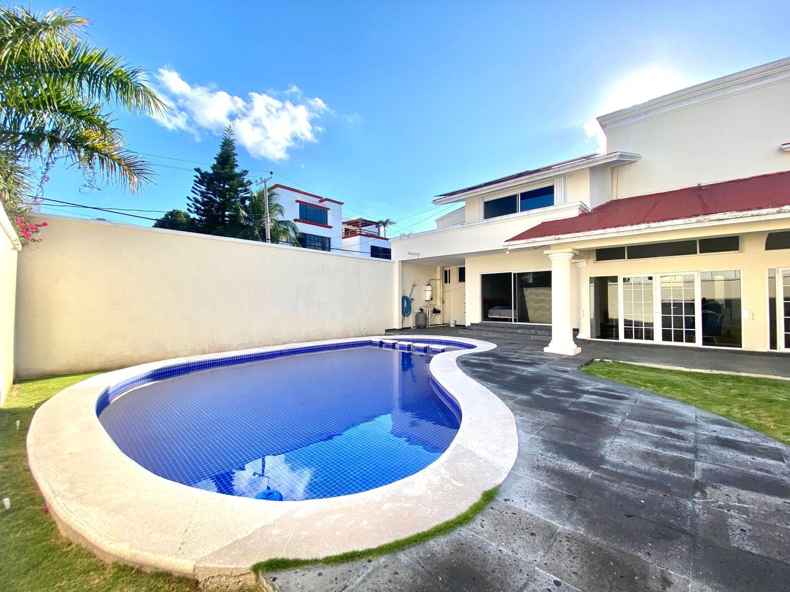 House SM 15 on a Private Street