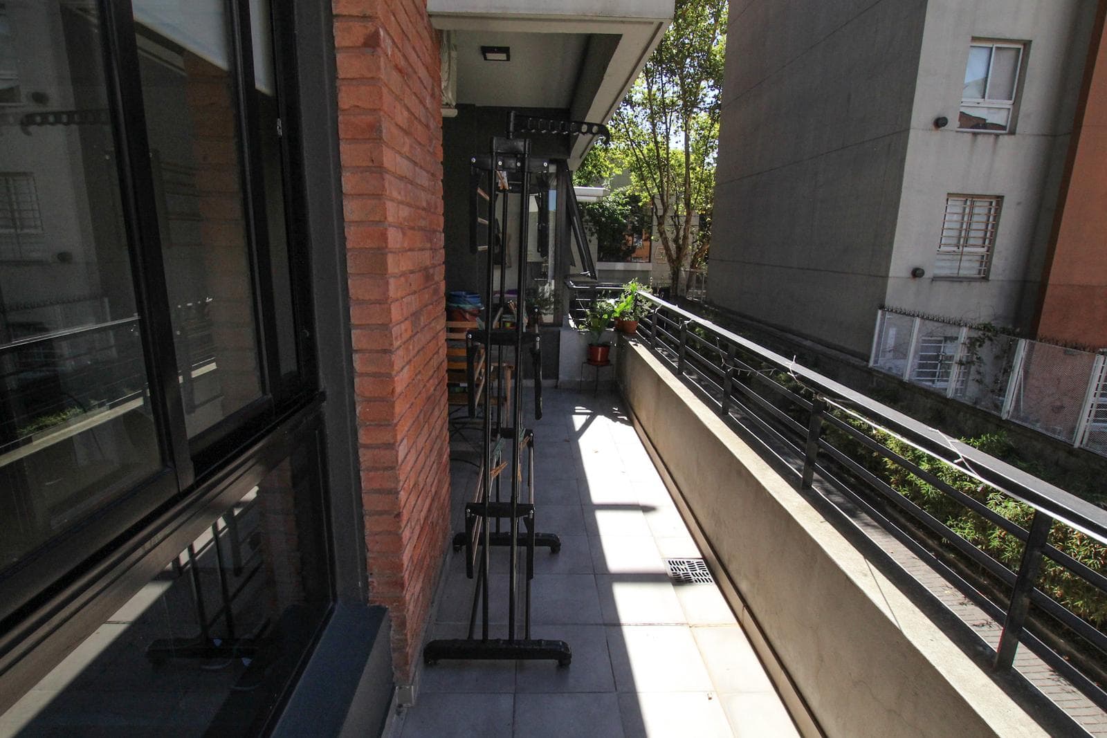 2-room apartment for sale in Fresias Garden, right on the main street!!