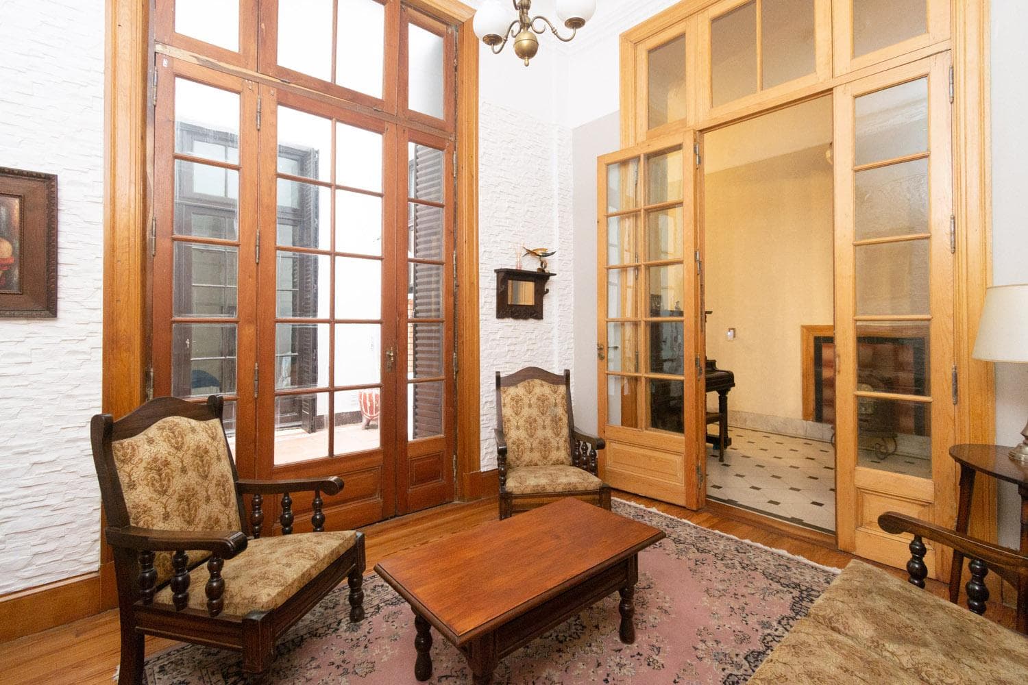 APARTMENT FOR SALE: 5 rooms, Balvanera, Ground Floor, Patios, Category
