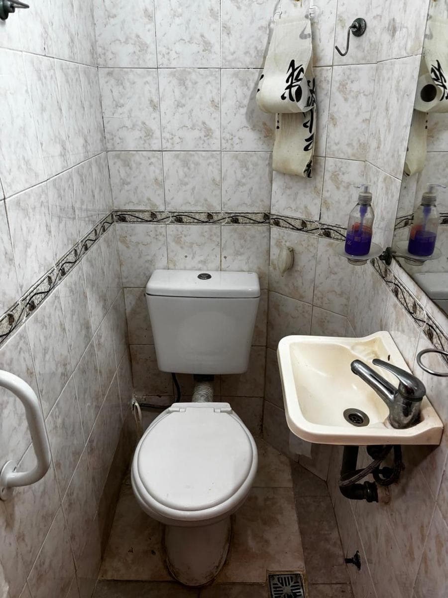 Spacious apartment, 4 rooms, Villa Gral. Mitre, no maintenance fees. Large terrace and barbecue