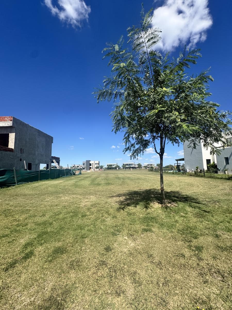 Land in Puertos del Lago