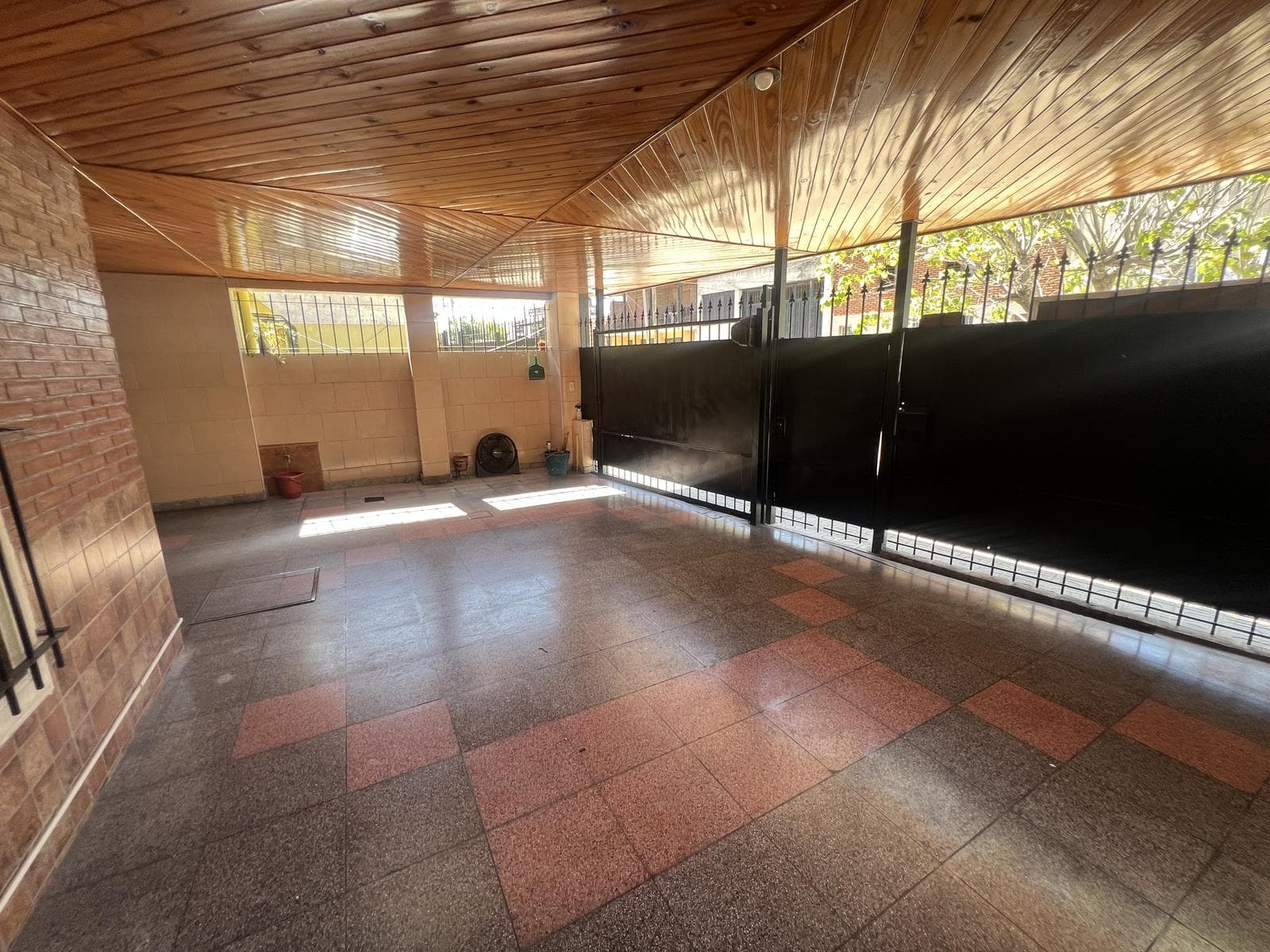 5-room house for sale in Lanús Oeste