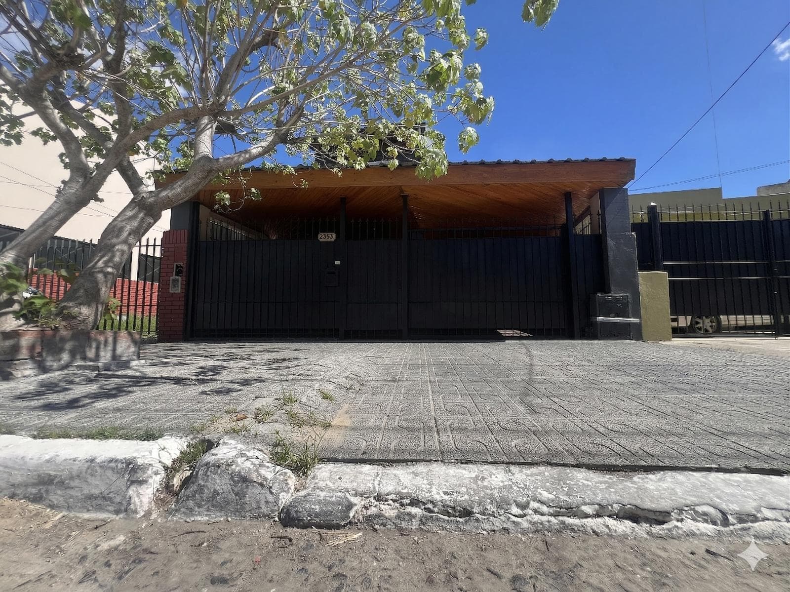 5-room house for sale in Lanús Oeste
