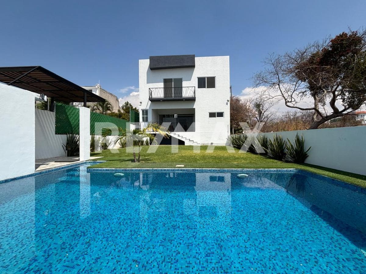House for Sale in the Pedregal de Oaxtepec Subdivision