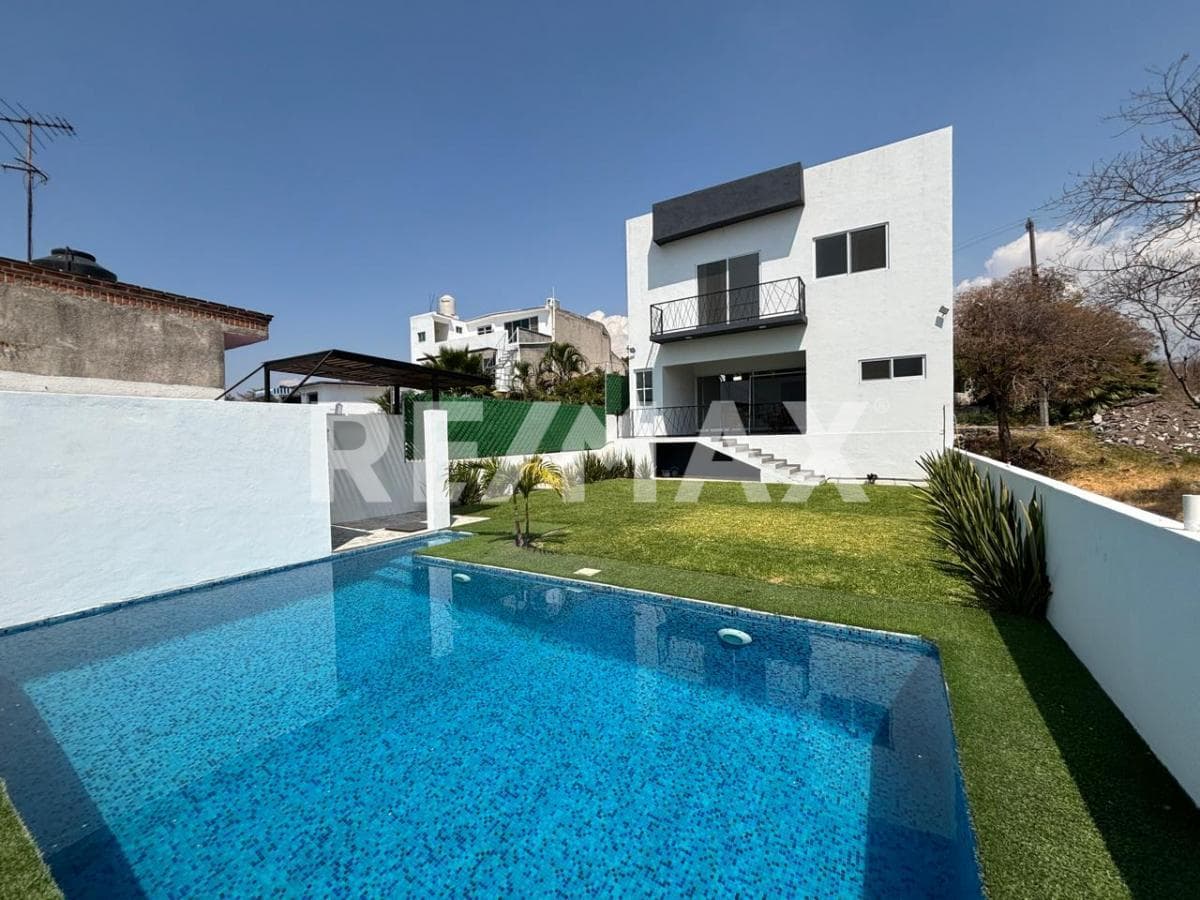 House for Sale in the Pedregal de Oaxtepec Subdivision