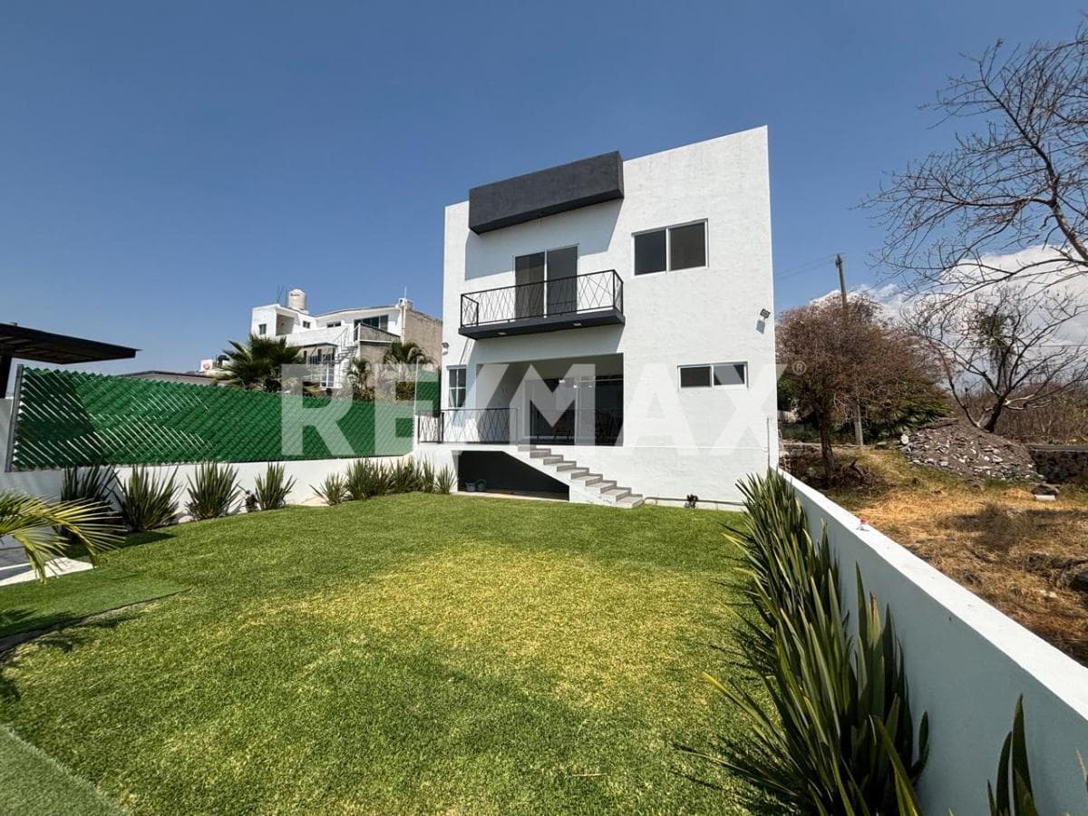 House for Sale in the Pedregal de Oaxtepec Subdivision