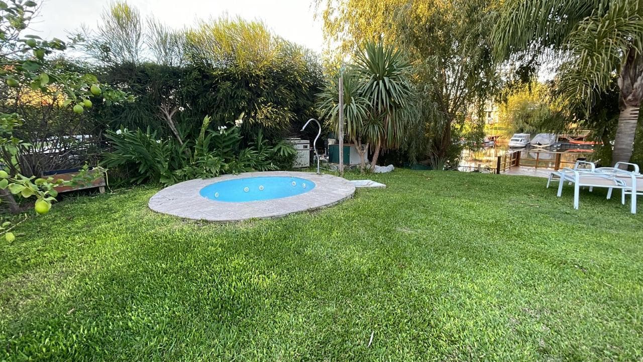 House for sale in the San Marco neighborhood with access to the river.