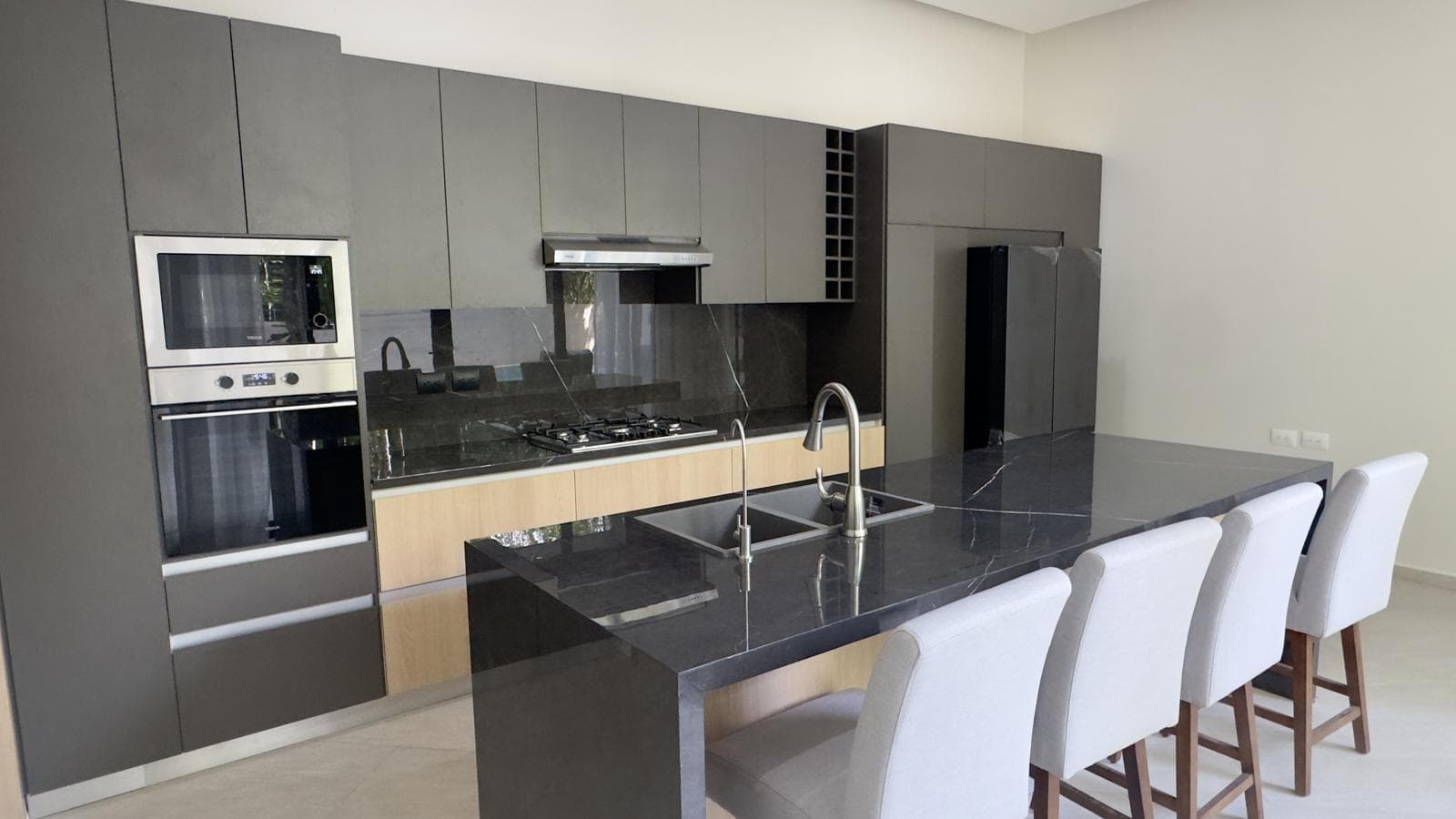 HOUSE FOR SALE IN PLAYA DEL CARMEN