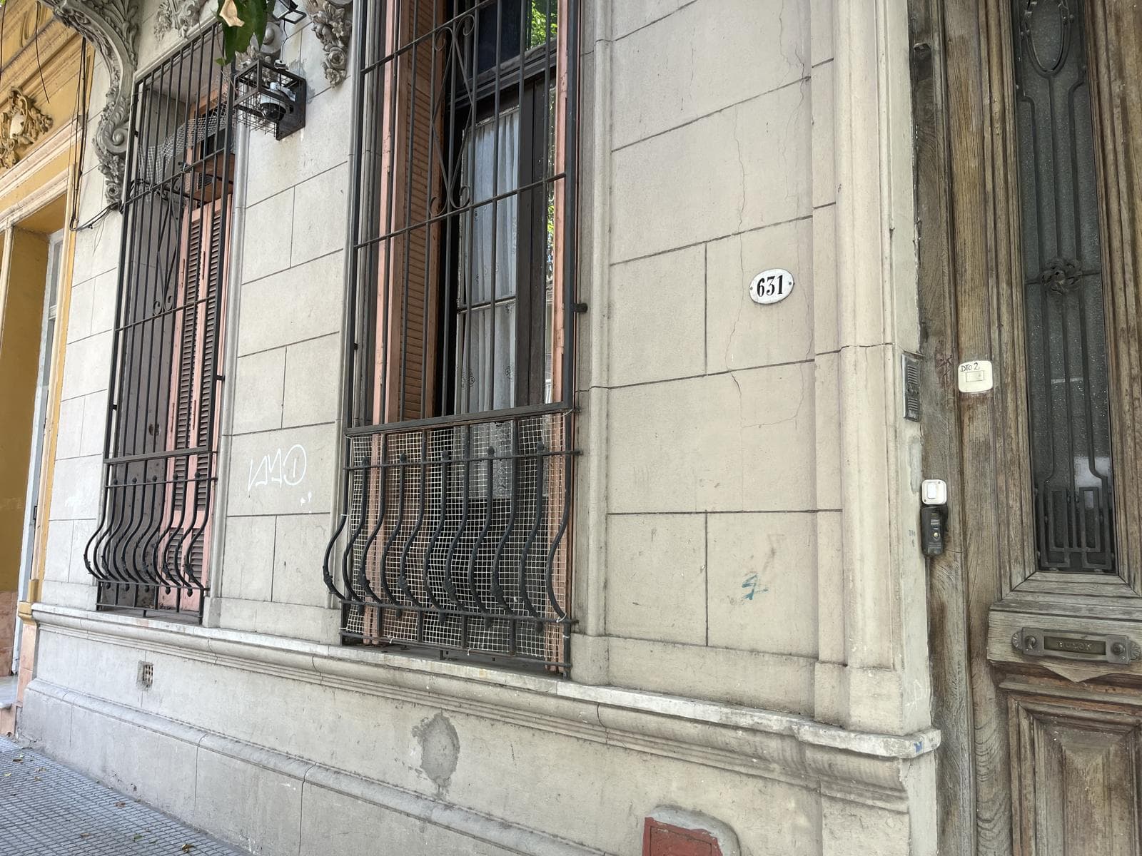 House for sale, ideal for remodeling