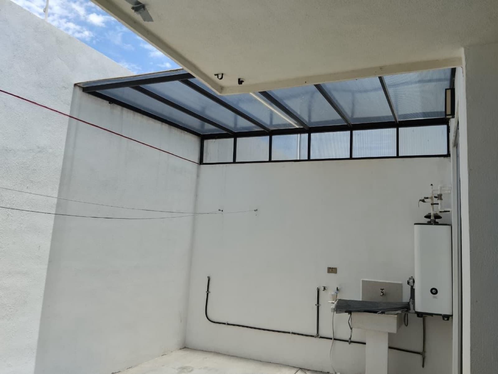 House in a Condominium - Mangata Condominium