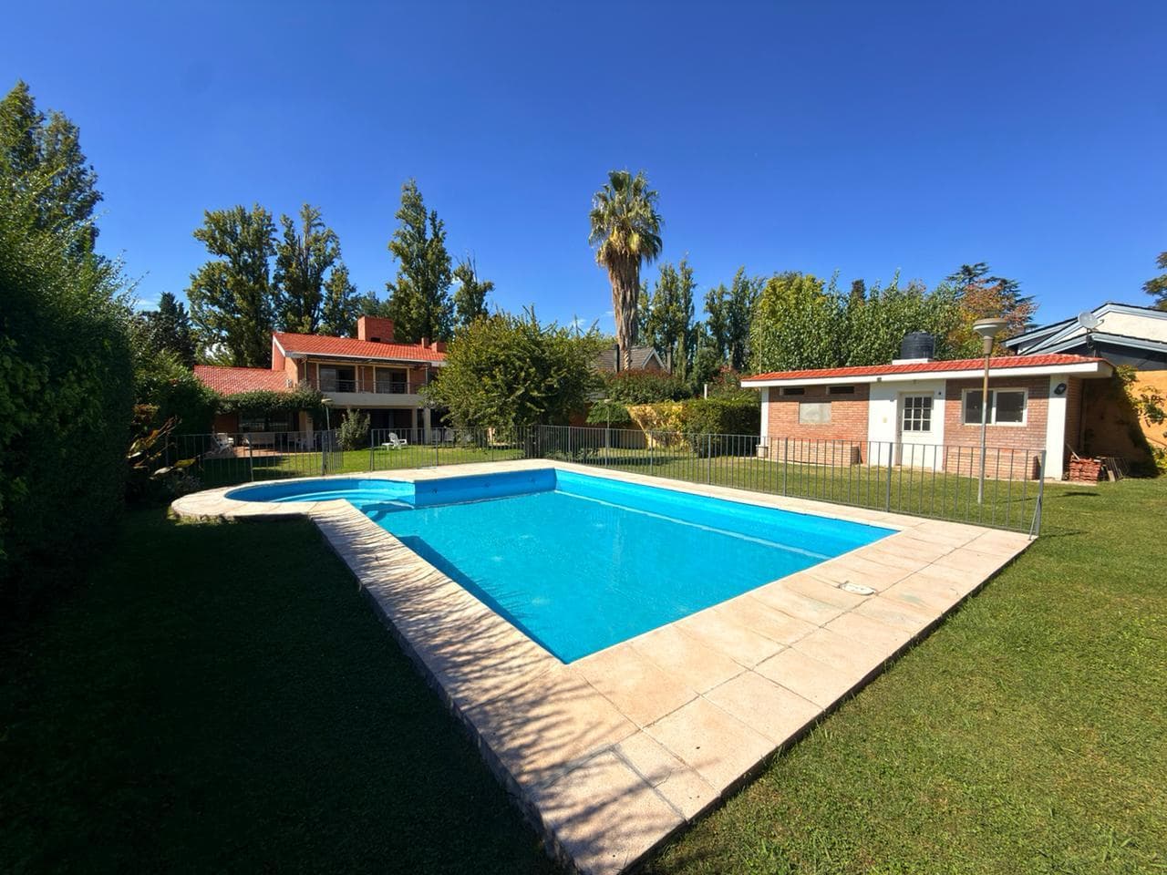 Darragueira 6476, House
