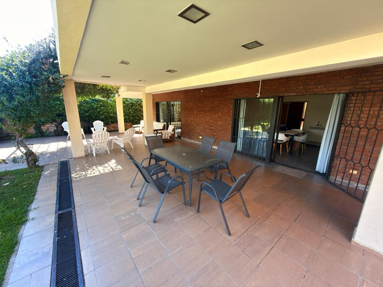 Darragueira 6476, House