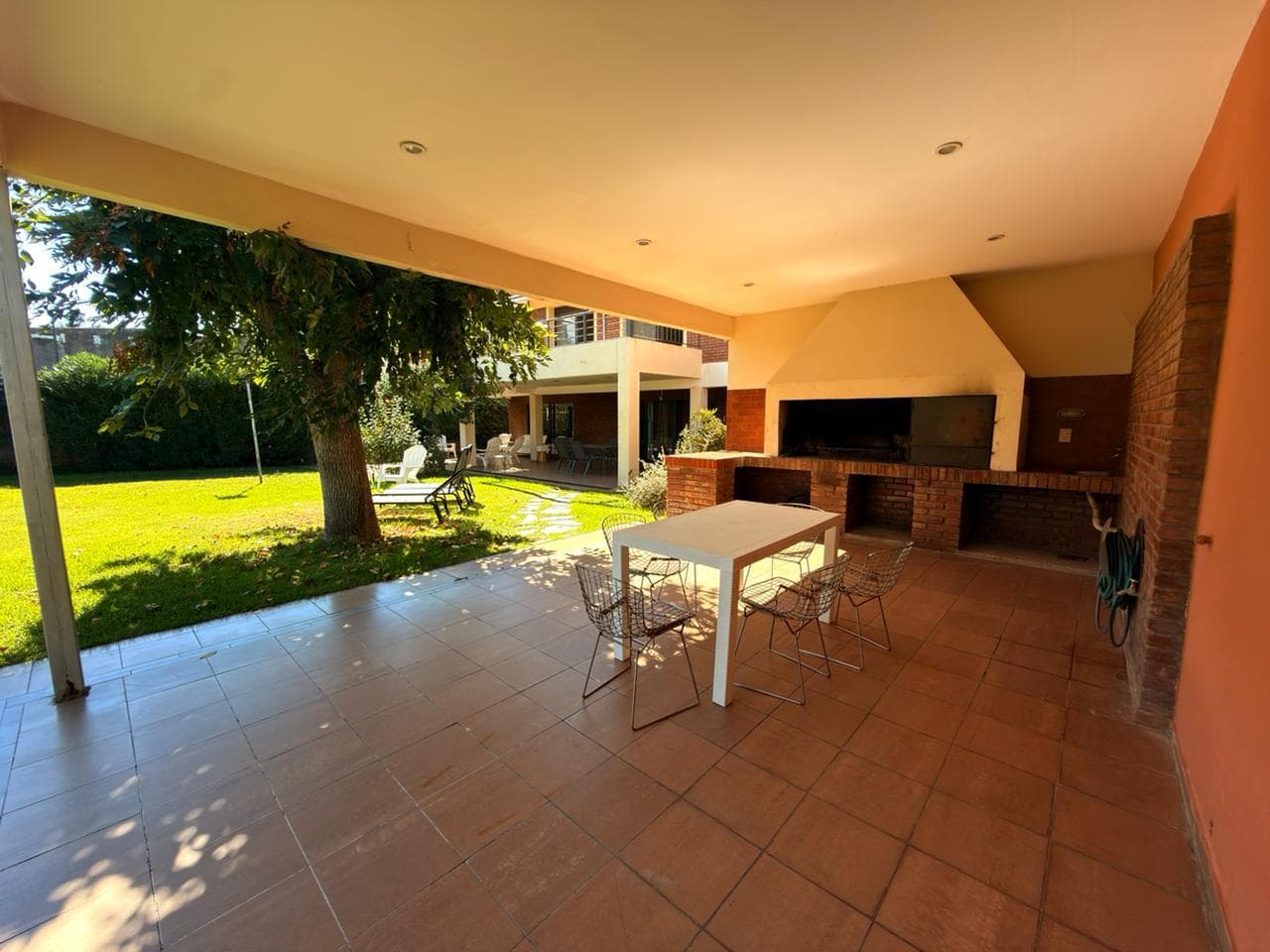 Darragueira 6476, House