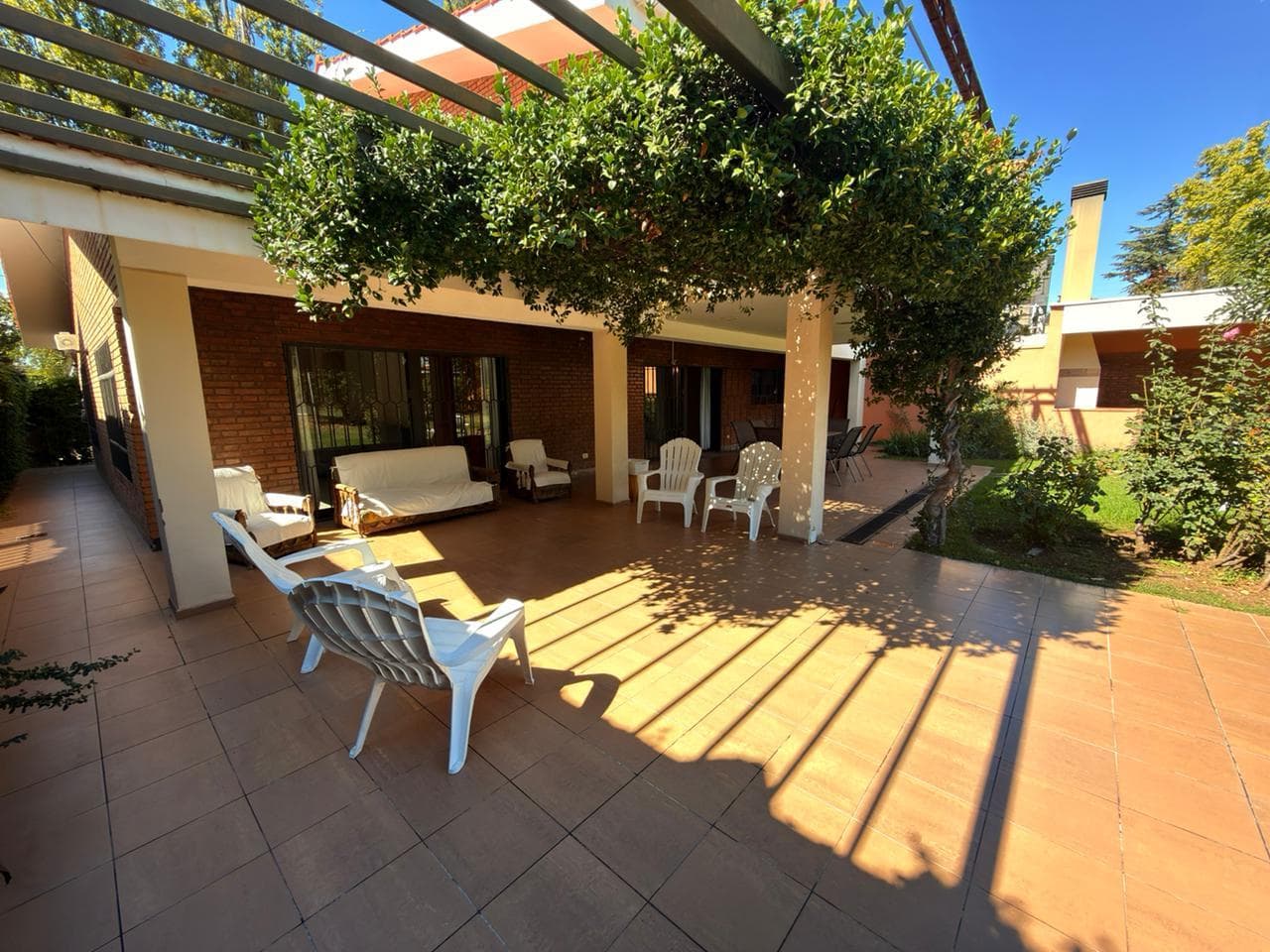Darragueira 6476, House
