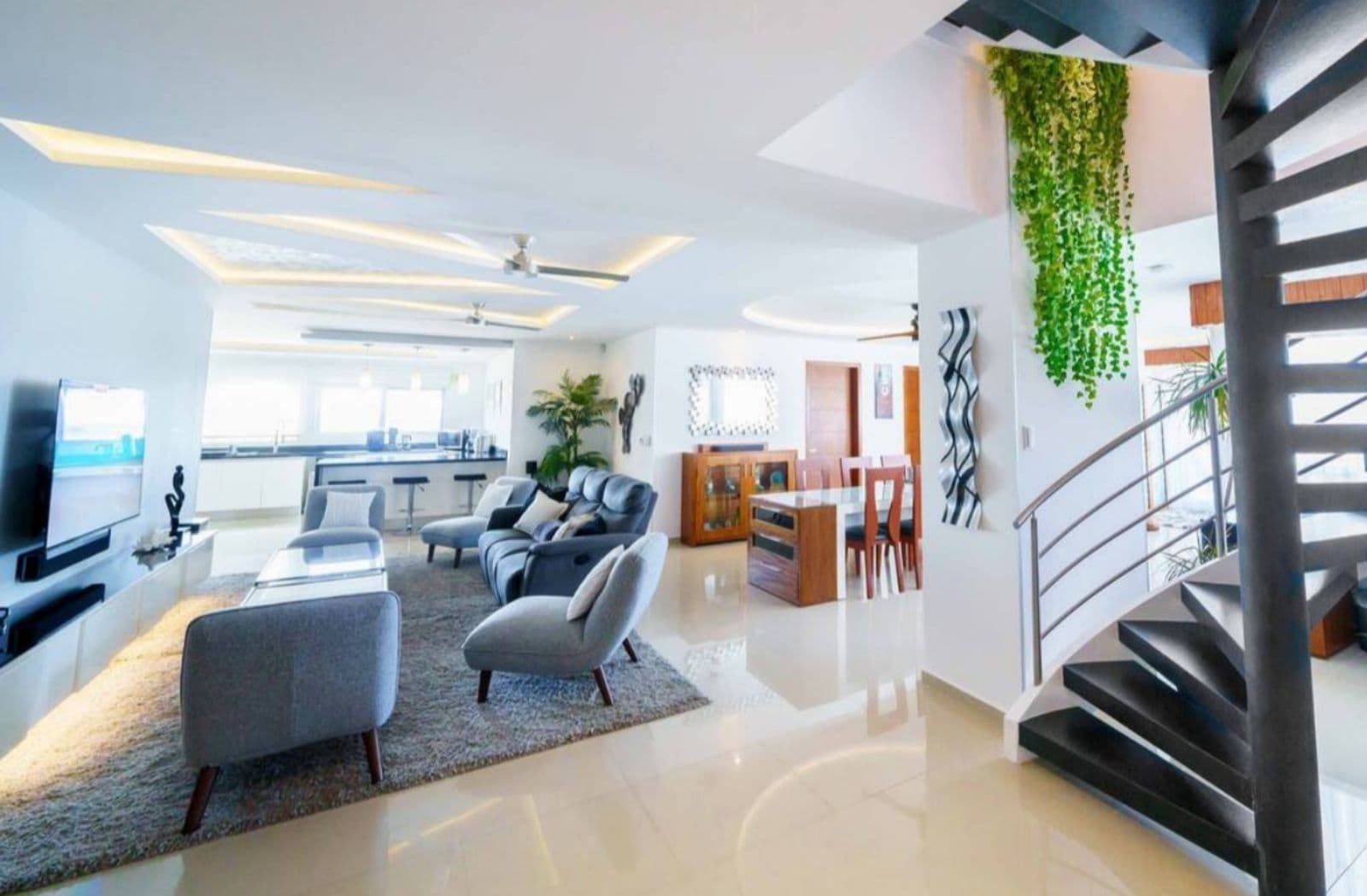 4-Bedroom PH Apartment for Rent in SM4, Cancun