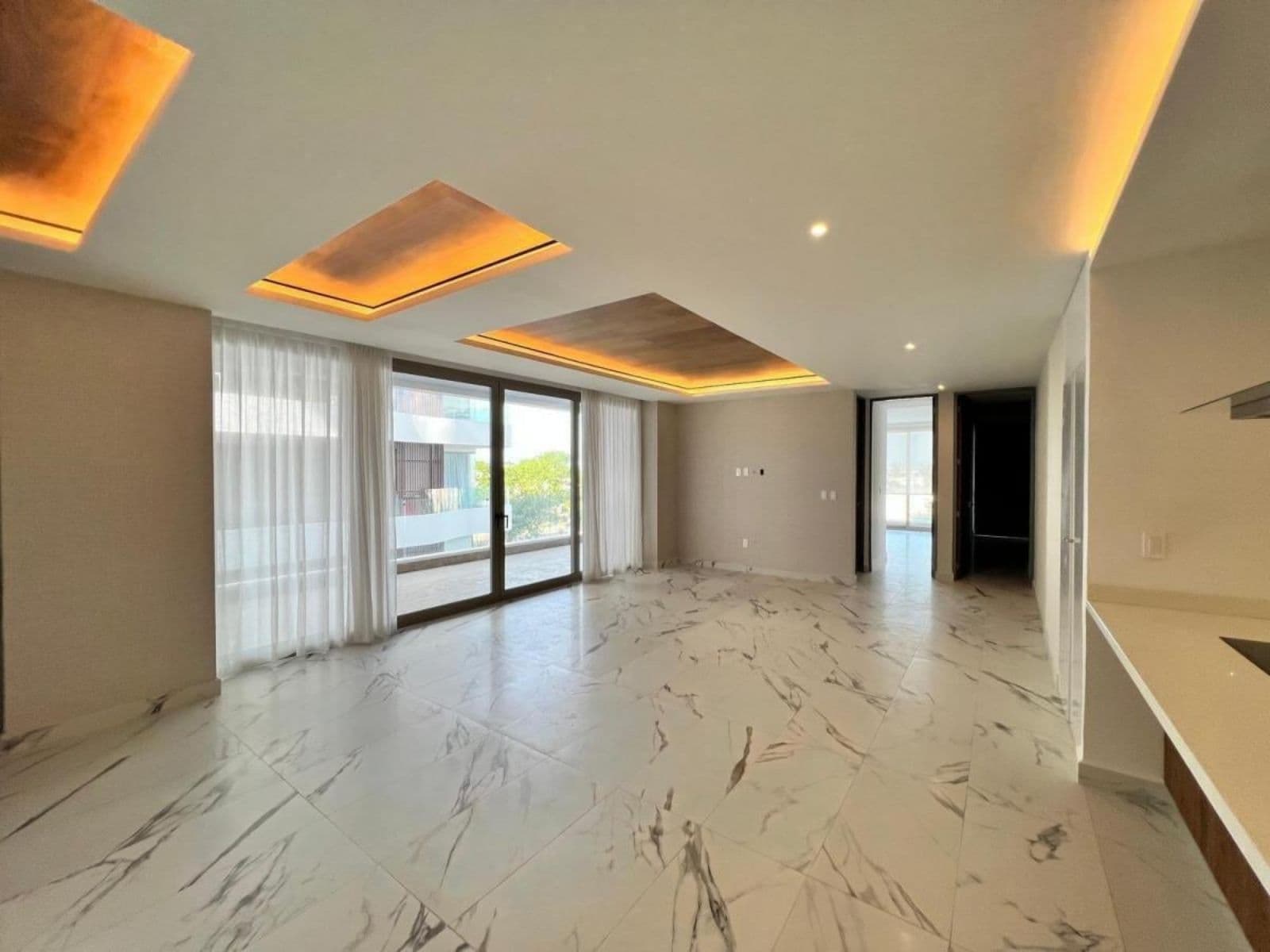 EXCLUSIVE APARTMENT FOR RENT: 2 BEDROOMS, 1 BATHROOM, SM 11, CANCUN