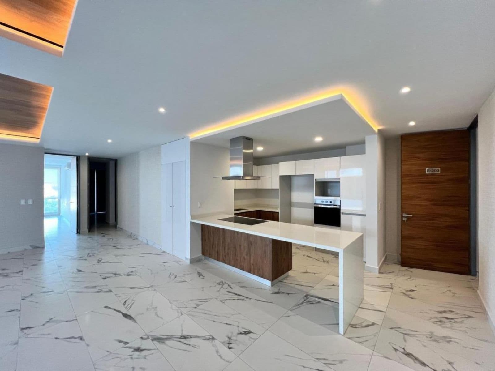 EXCLUSIVE APARTMENT FOR RENT: 2 BEDROOMS, 1 BATHROOM, SM 11, CANCUN