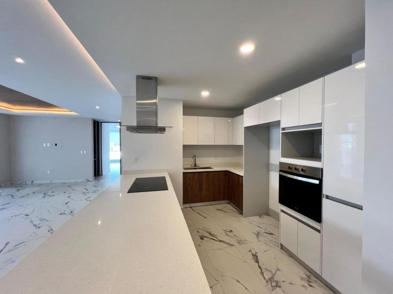 EXCLUSIVE APARTMENT FOR RENT: 2 BEDROOMS, 1 BATHROOM, SM 11, CANCUN