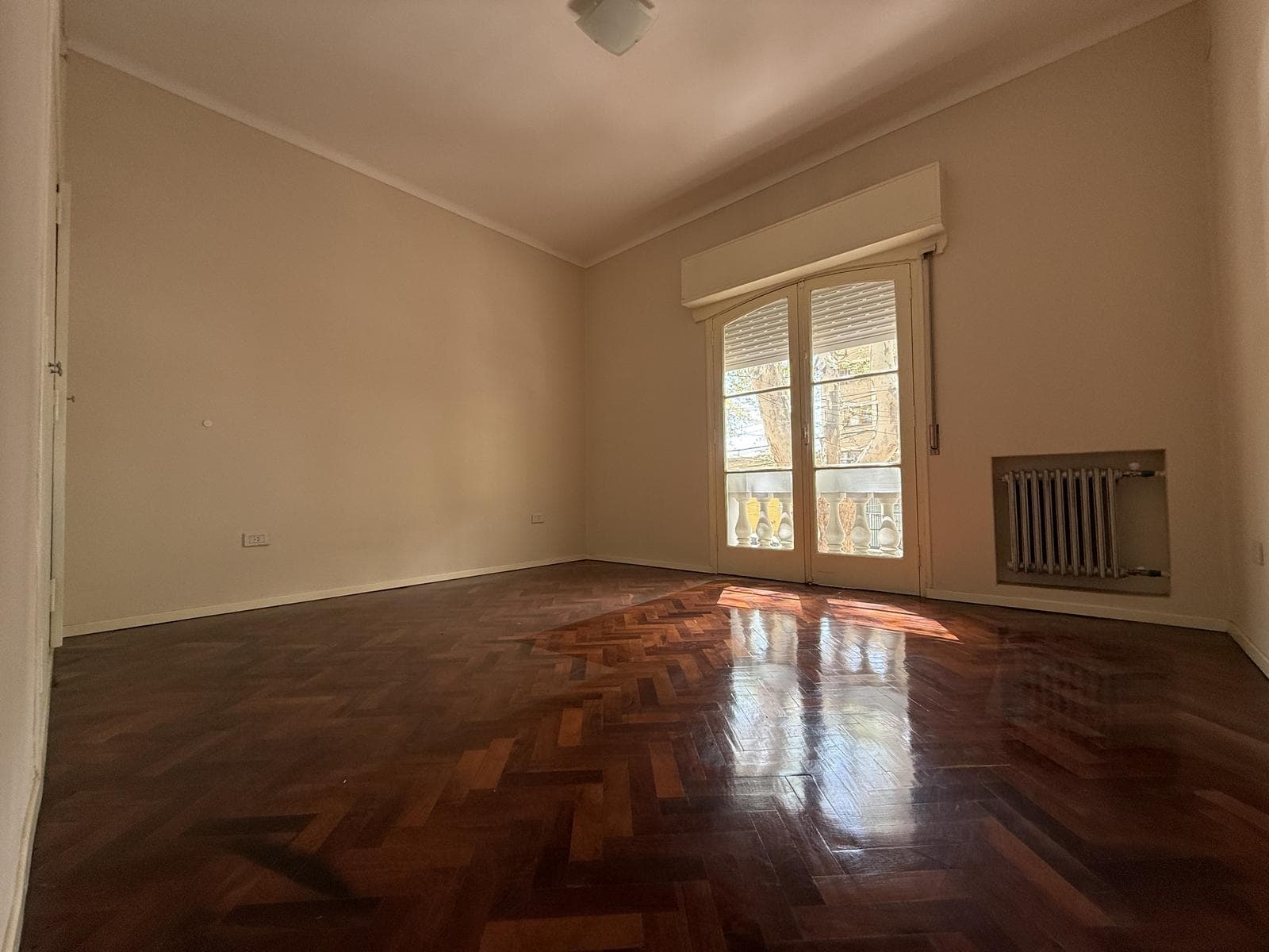 House for sale with 4 bedrooms and 3 bathrooms in Mendoza City