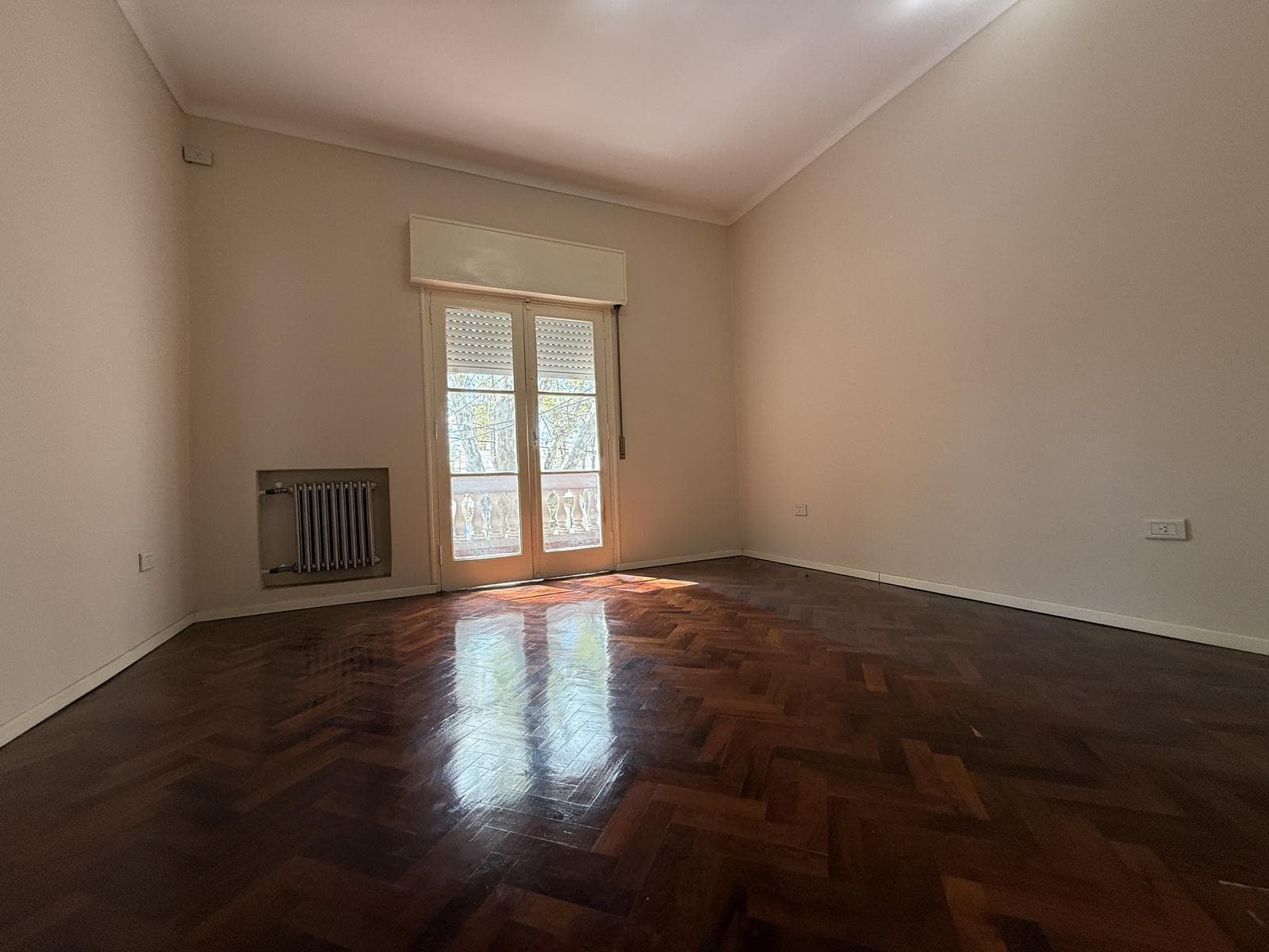 House for sale with 4 bedrooms and 3 bathrooms in Mendoza City