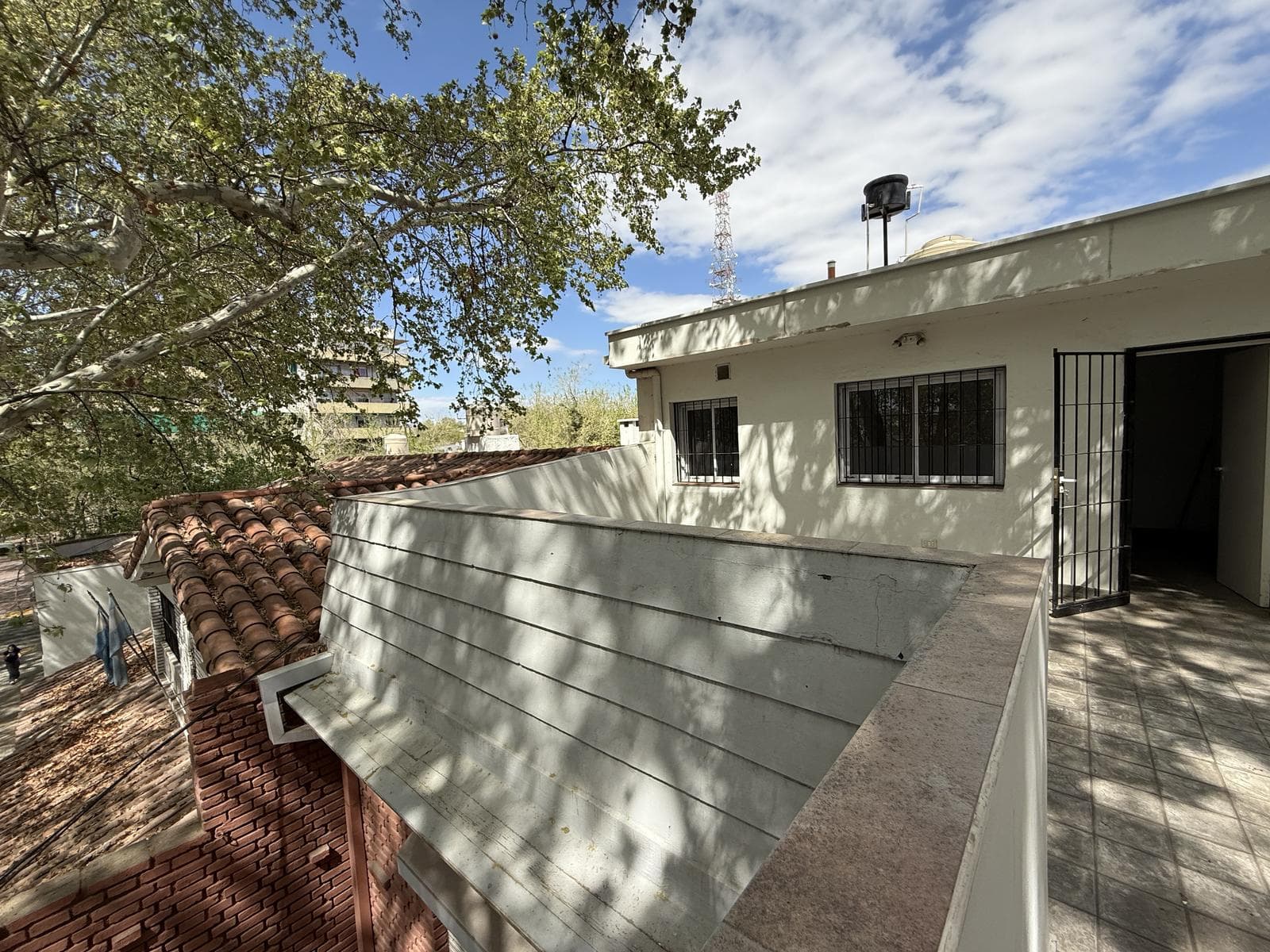 House for sale with 4 bedrooms and 3 bathrooms in Mendoza City