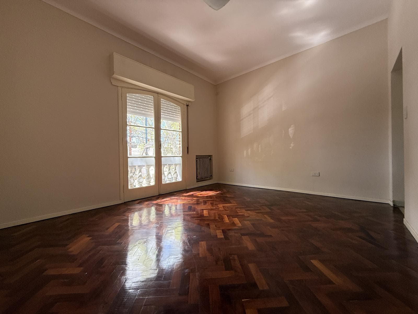 House for sale with 4 bedrooms and 3 bathrooms in Mendoza City