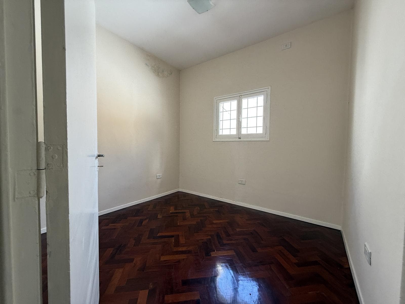 House for sale with 4 bedrooms and 3 bathrooms in Mendoza City