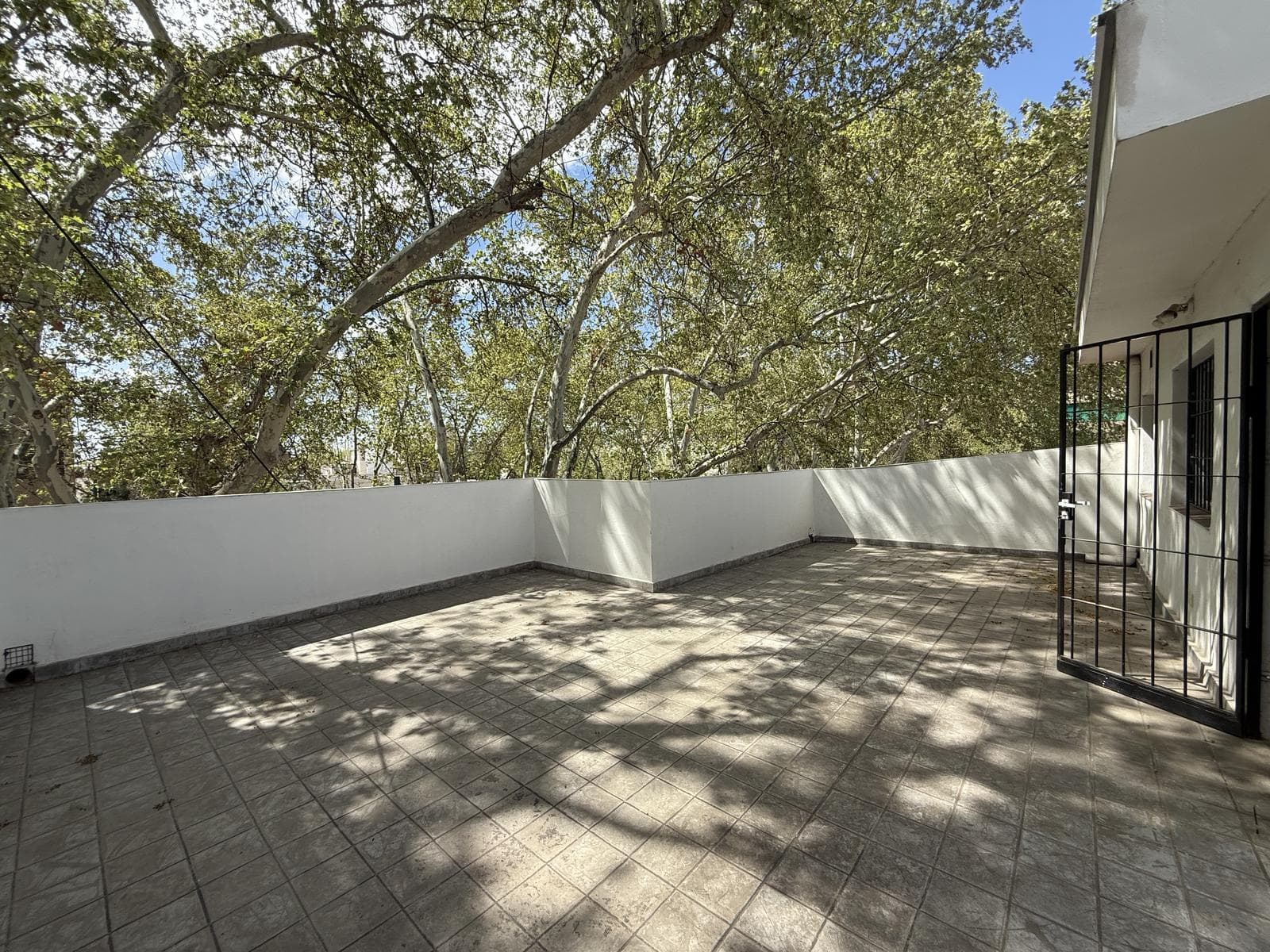 House for sale with 4 bedrooms and 3 bathrooms in Mendoza City