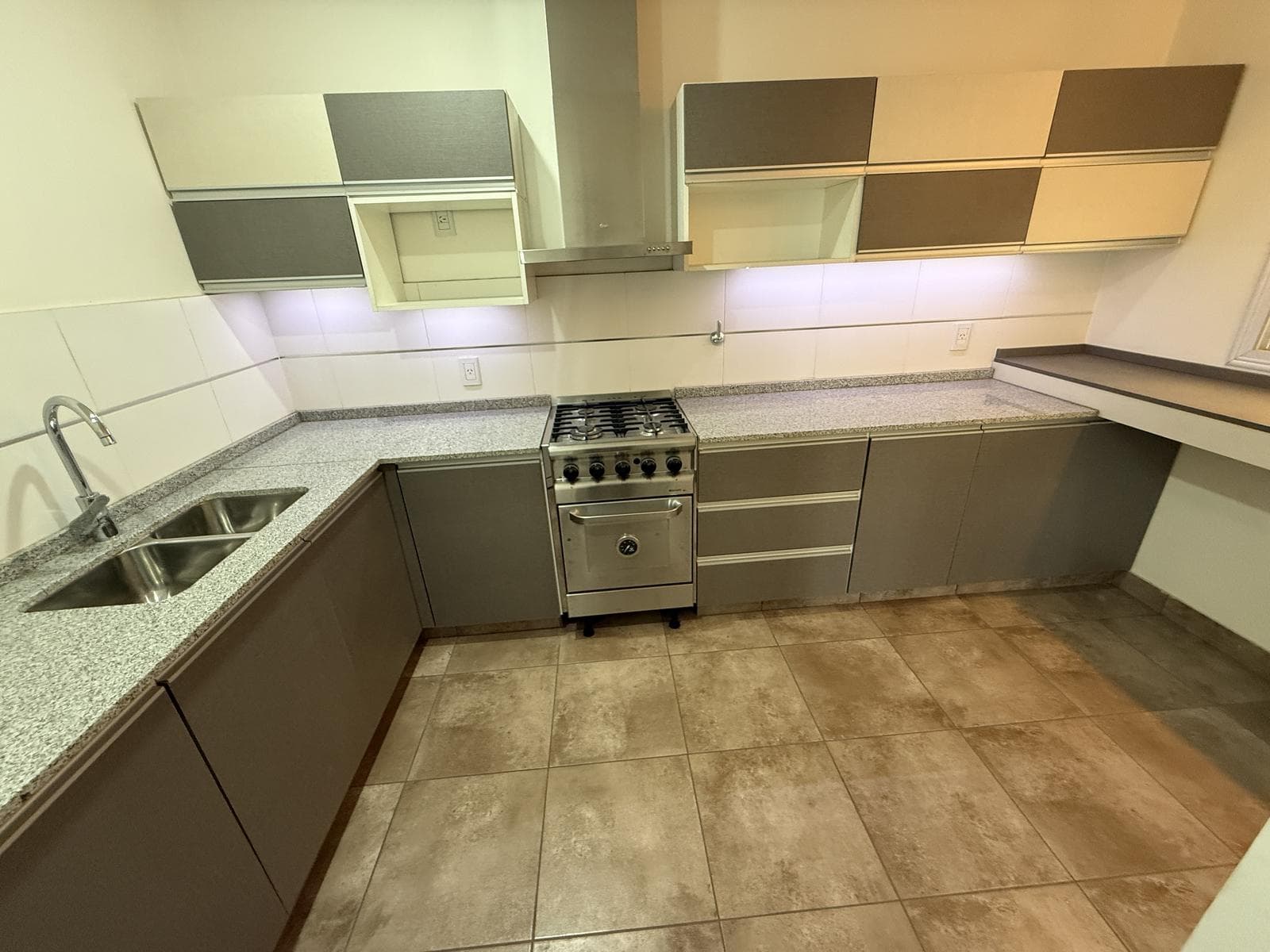 House for sale with 4 bedrooms and 3 bathrooms in Mendoza City