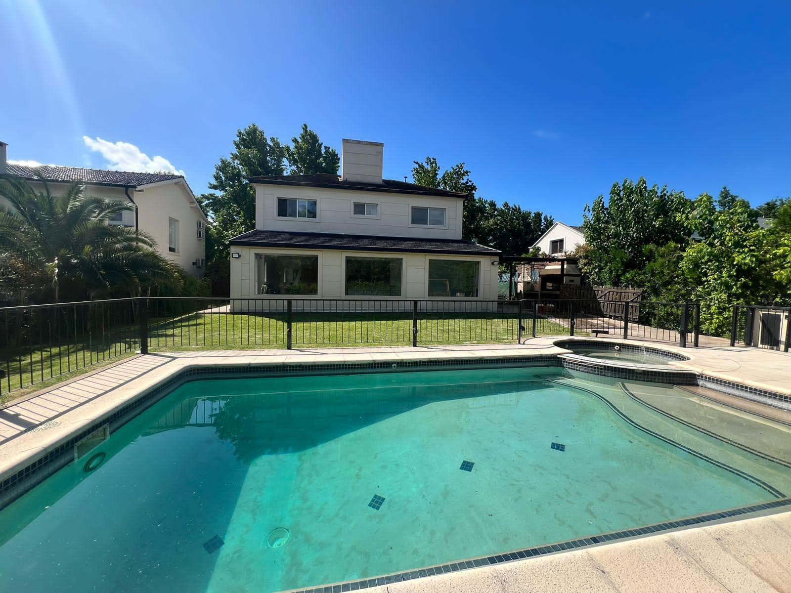 ANNUAL RENTAL: House in Lomas de Benavidez