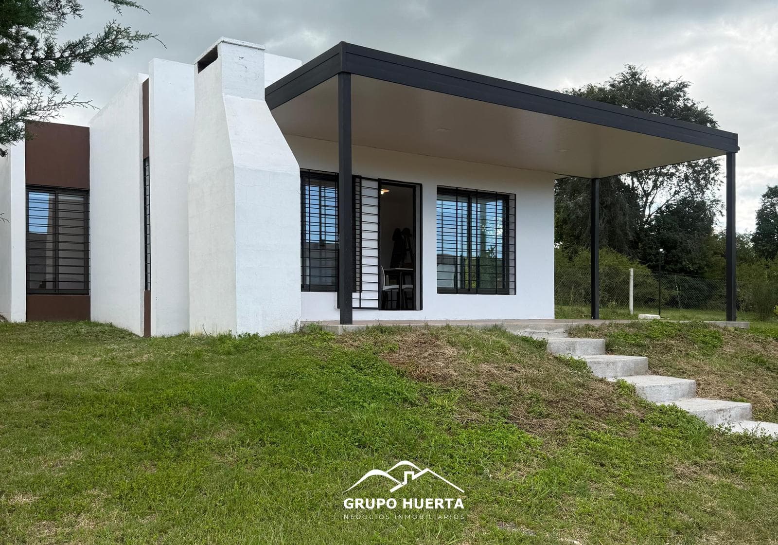 BRAND-NEW HOUSE FOR SALE IN THE SIERRAS