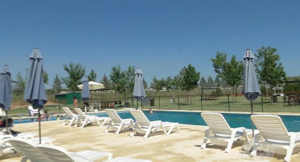 Beautiful home in Casa al Lago in Cantón - North