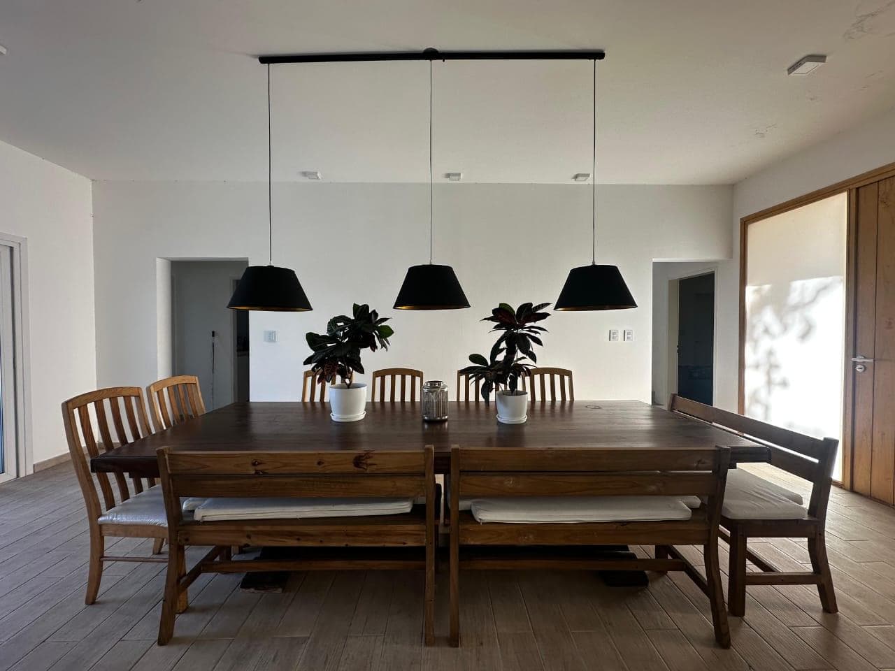 Beautiful home in Casa al Lago in Cantón - North