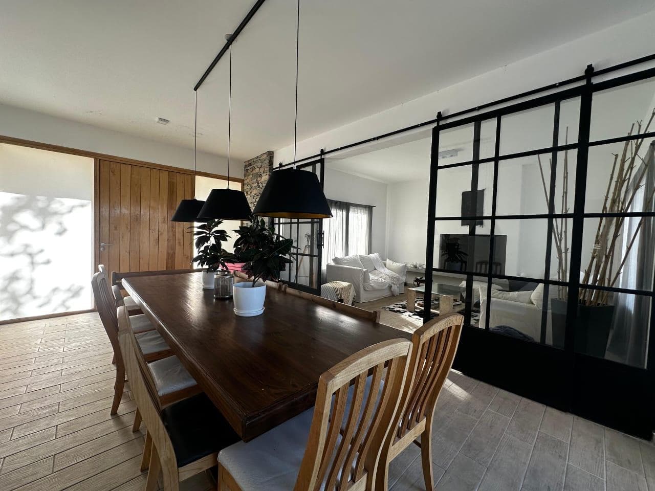 Beautiful home in Casa al Lago in Cantón - North