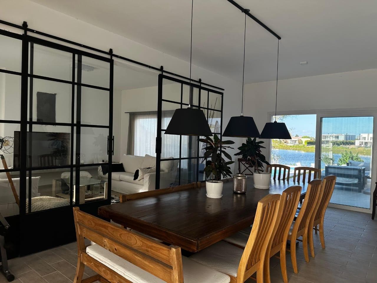 Beautiful home in Casa al Lago in Cantón - North