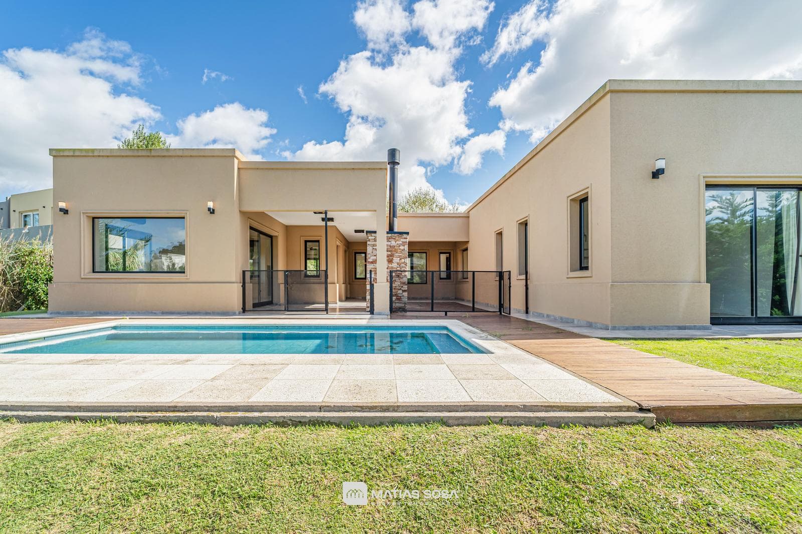 For Sale - House - 4 Rooms with Pool and Grill - Rumencó "Las Lomas"