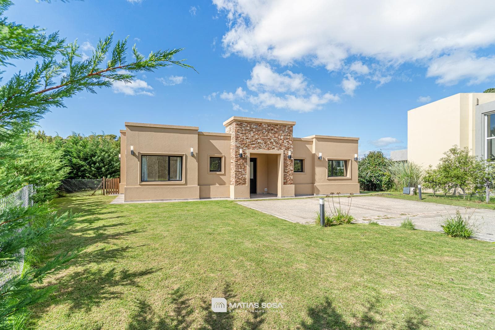 For Sale - House - 4 Rooms with Pool and Grill - Rumencó "Las Lomas"