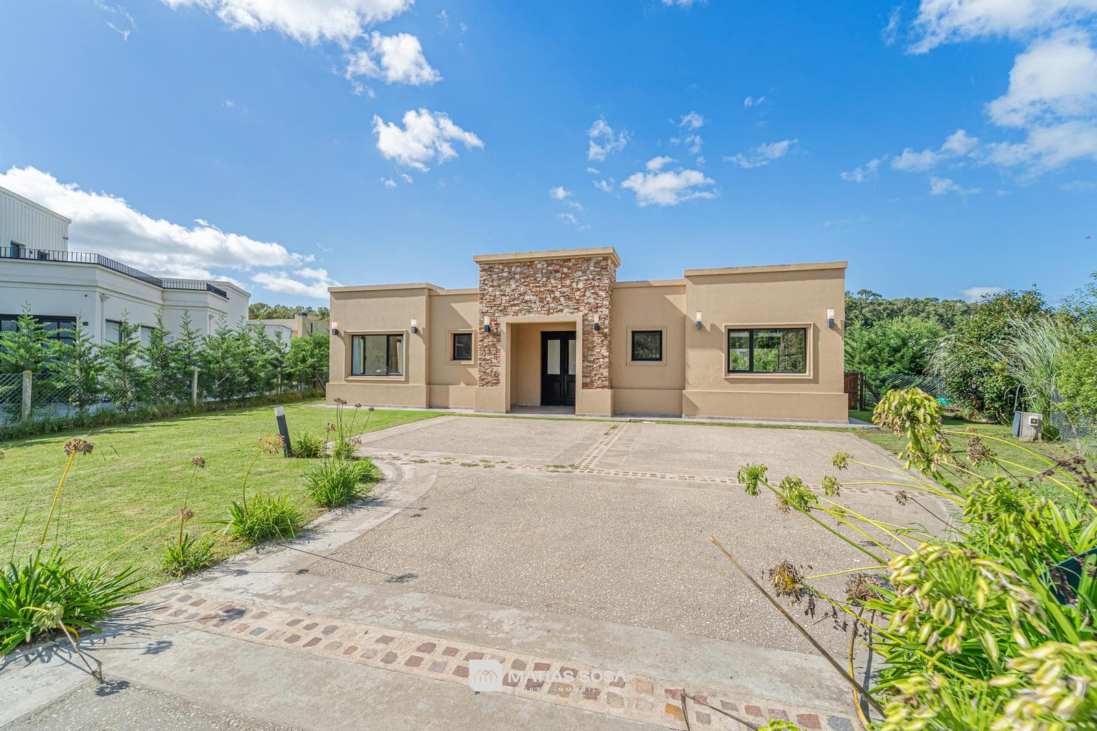 For Sale - House - 4 Rooms with Pool and Grill - Rumencó "Las Lomas"