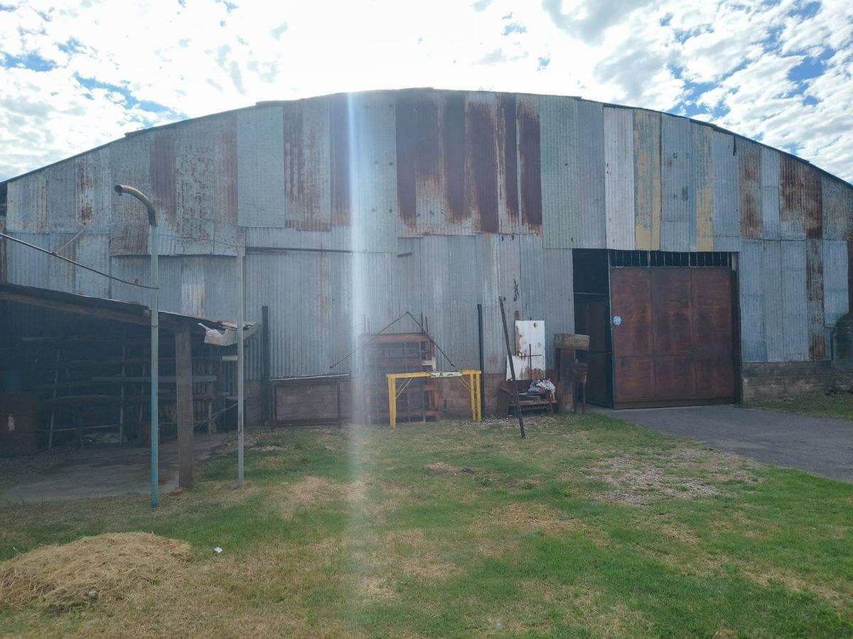 WAREHOUSE FOR SALE ON DEAN FUNES, 320 M2