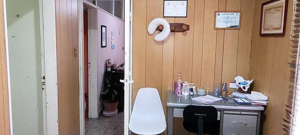 HOUSE FOR SALE IN VILLA CENTENO, SUITABLE FOR A MEDICAL OFFICE OR OTHER OFFICE SPACE