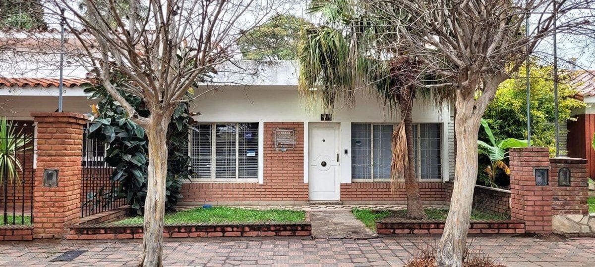 HOUSE FOR SALE IN VILLA CENTENO, SUITABLE FOR A MEDICAL OFFICE OR OTHER OFFICE SPACE
