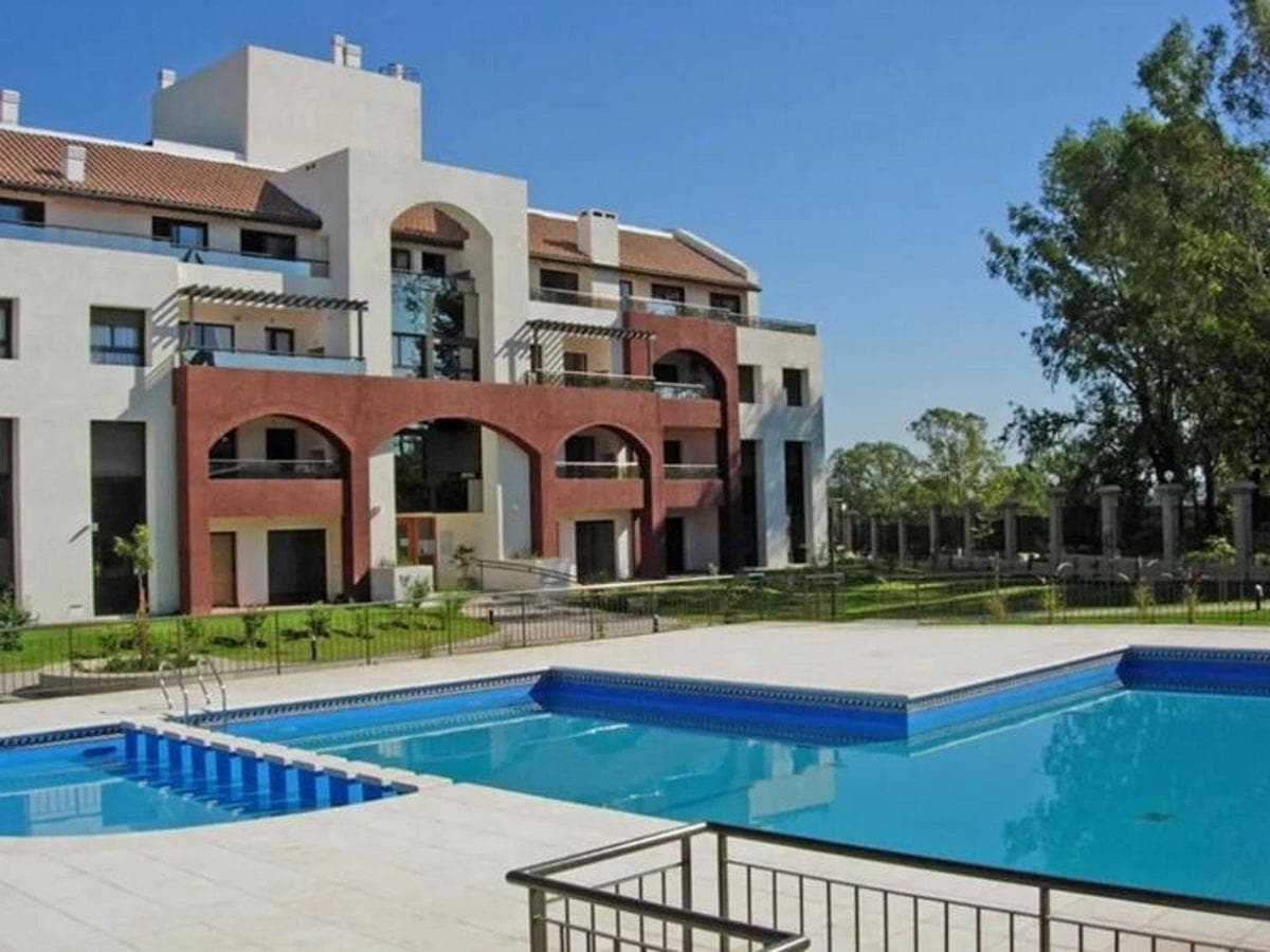 APARTMENT FOR SALE IN CASONAS DEL PARQUE: 3 BEDROOMS, 2 BATHROOMS